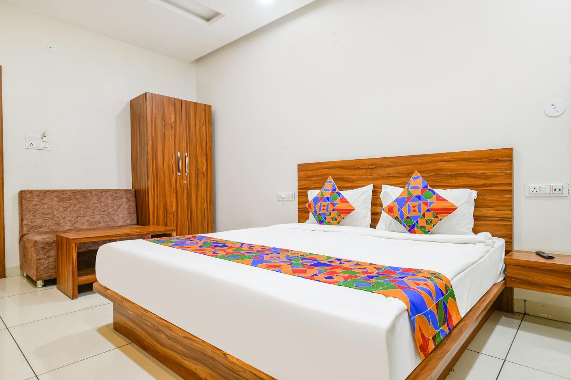 Hotel O Blue Sky Indore Eksteriør bilde